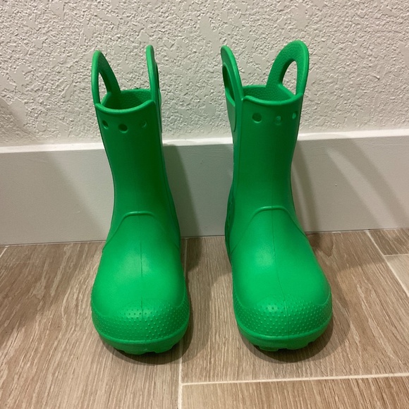 Kids Crocs rain boots - Picture 2 of 4